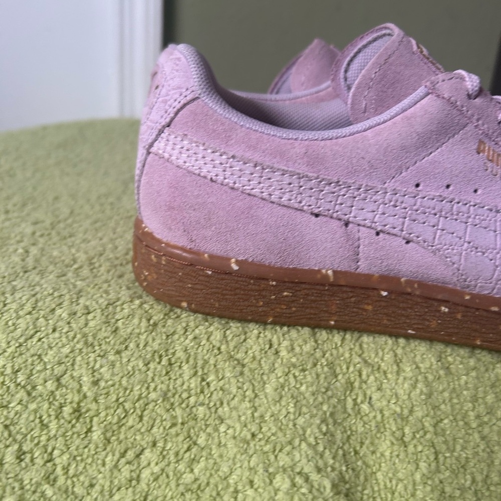 Puma Women's Light Pink Suede Sneakers with Tan Sole Like New - Picture 5 of 11
